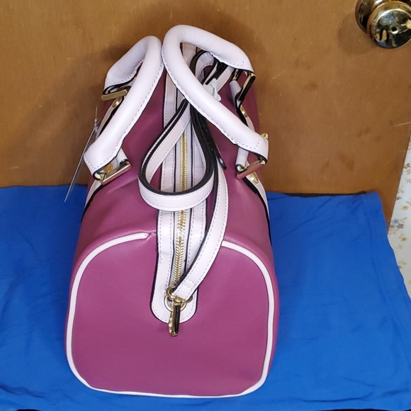 🎉Host Pick🎉 Pink Barrel Handbag With Strap - Picture 3 of 6